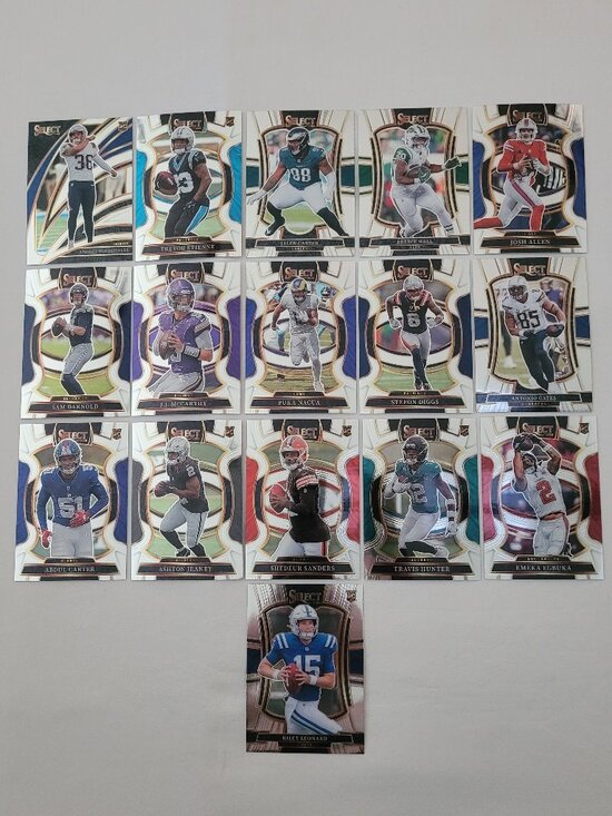 Panini Other - 2025 Panini Select NFL Trading Card Lot Football 16 Cards